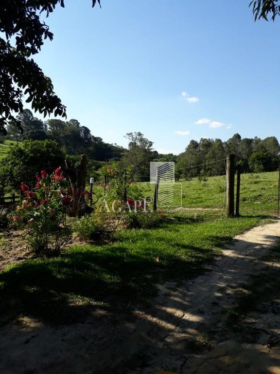 Sítio em Artur Nogueira